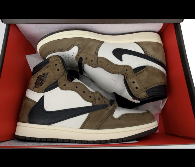 Jordan 1 Travis scott
