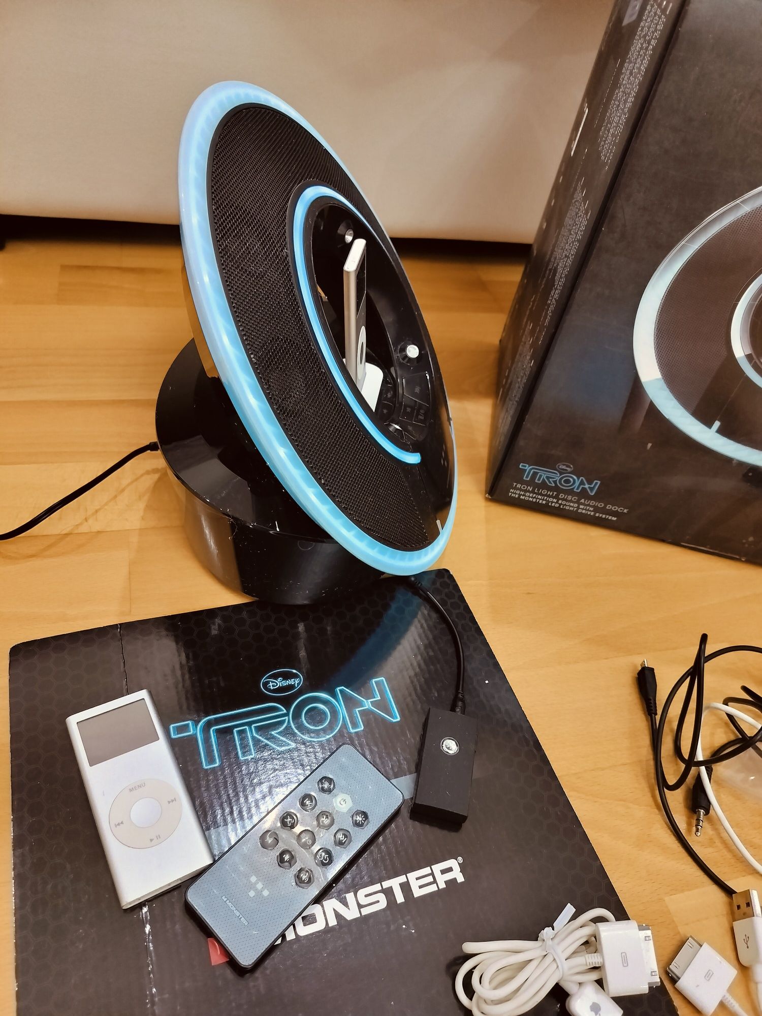Акустическая Stereo система Monster TRON Light Disc Audio Dock (2.1)