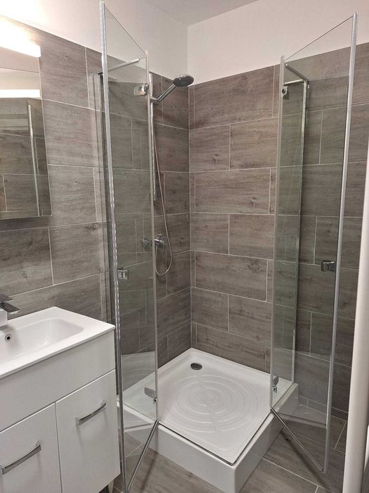 Vand cabina dus nefolosit  90/90