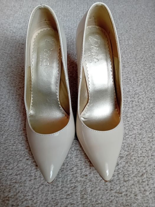 Pantofi noi piele ,ivory