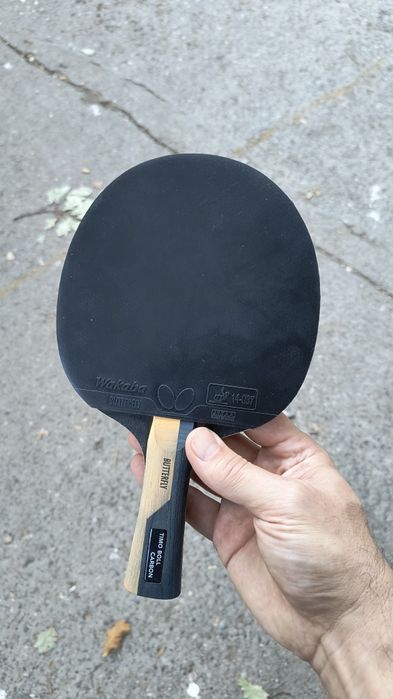 Paleta BUTTERFLY tenis de masa Timo Boll CARBON maner concav