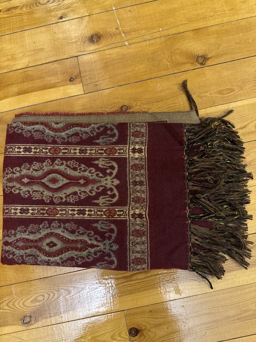 Qishlik sharf katta ocholadi