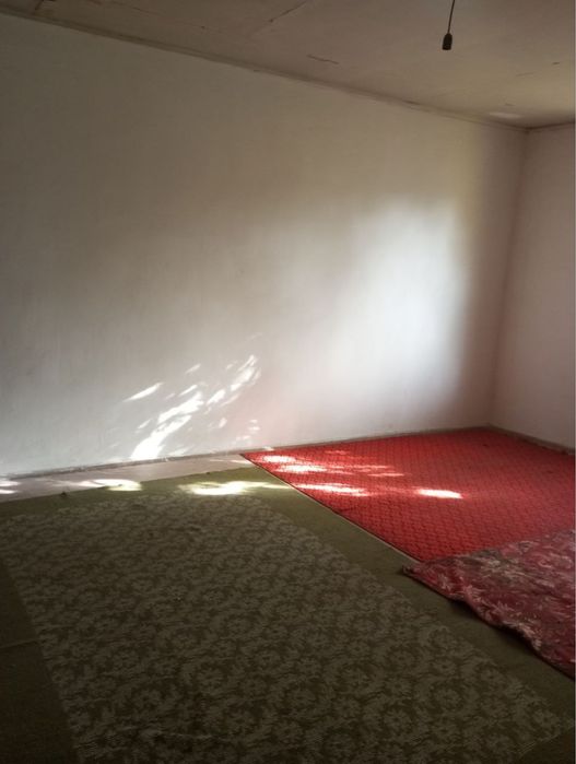 Hovlidagi uy ijaraga beriladi