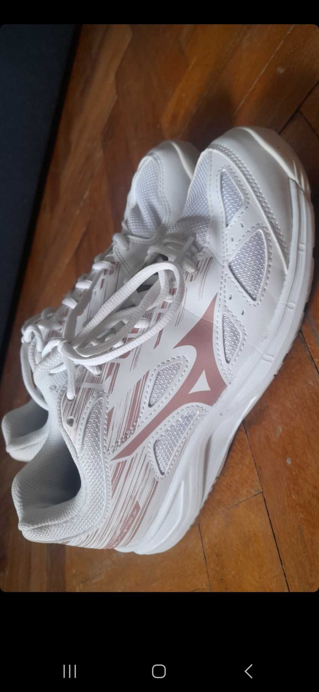 Волейболни обувки mizuno