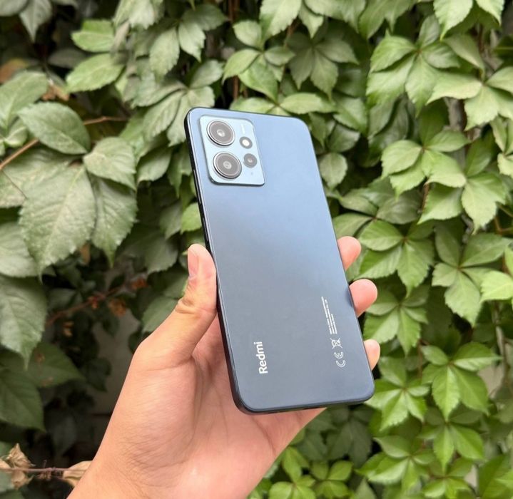 Redmi note 12  ideal.  4+4 x 128Gb