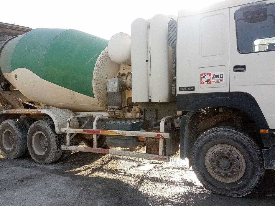 Автобетоносмеситель HOWO (Миксер)