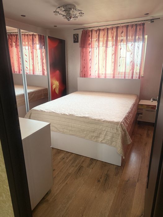 P.F Inchiriez apartament 3 camere Nicolina- Rondul Vechi