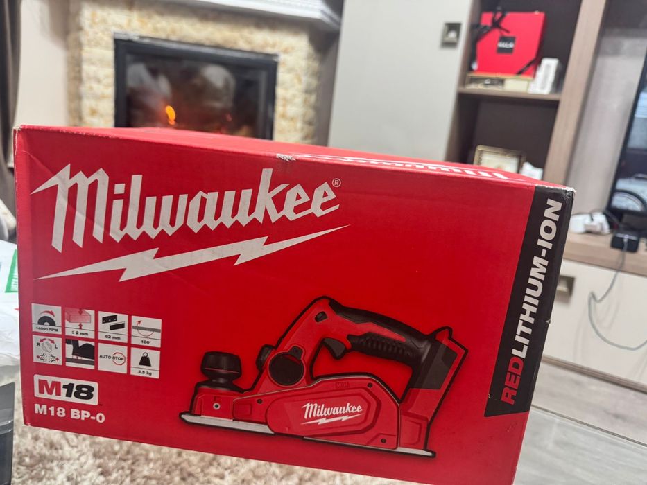 rindea electrică Milwaukee M18 BP-0
