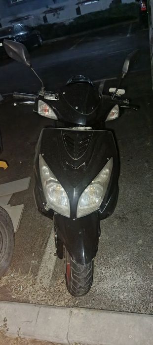 Срочна продам скутер 150куб