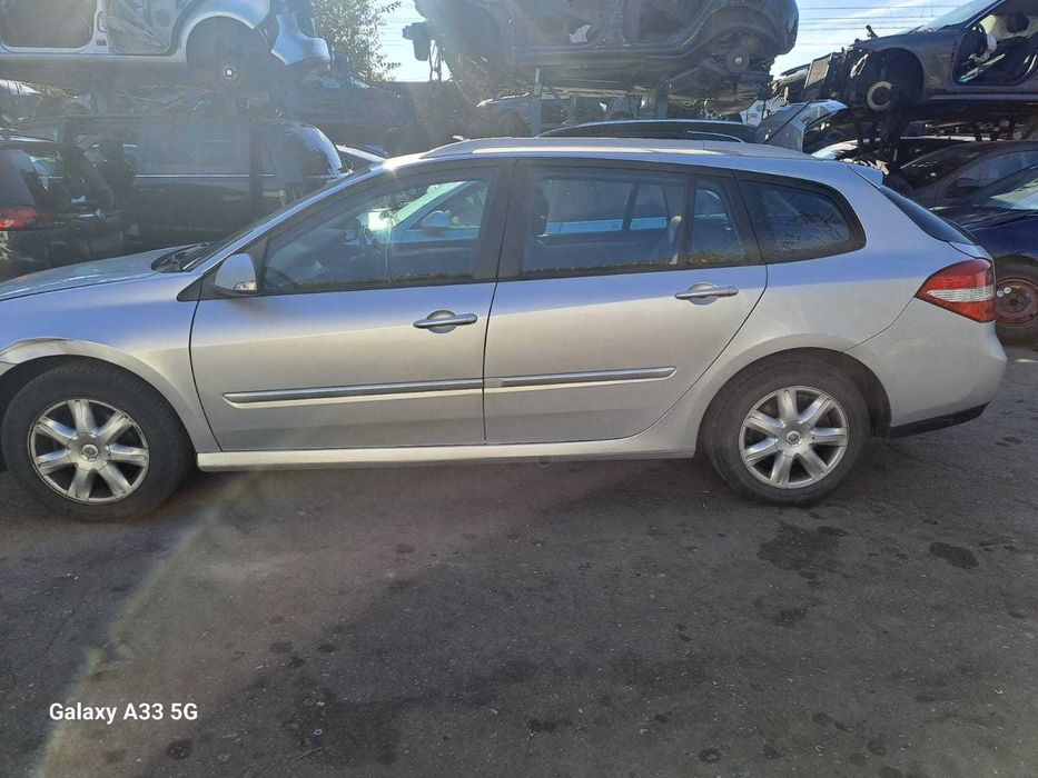 Dezmembrez Renault Laguna 3 2.0 D an 2008