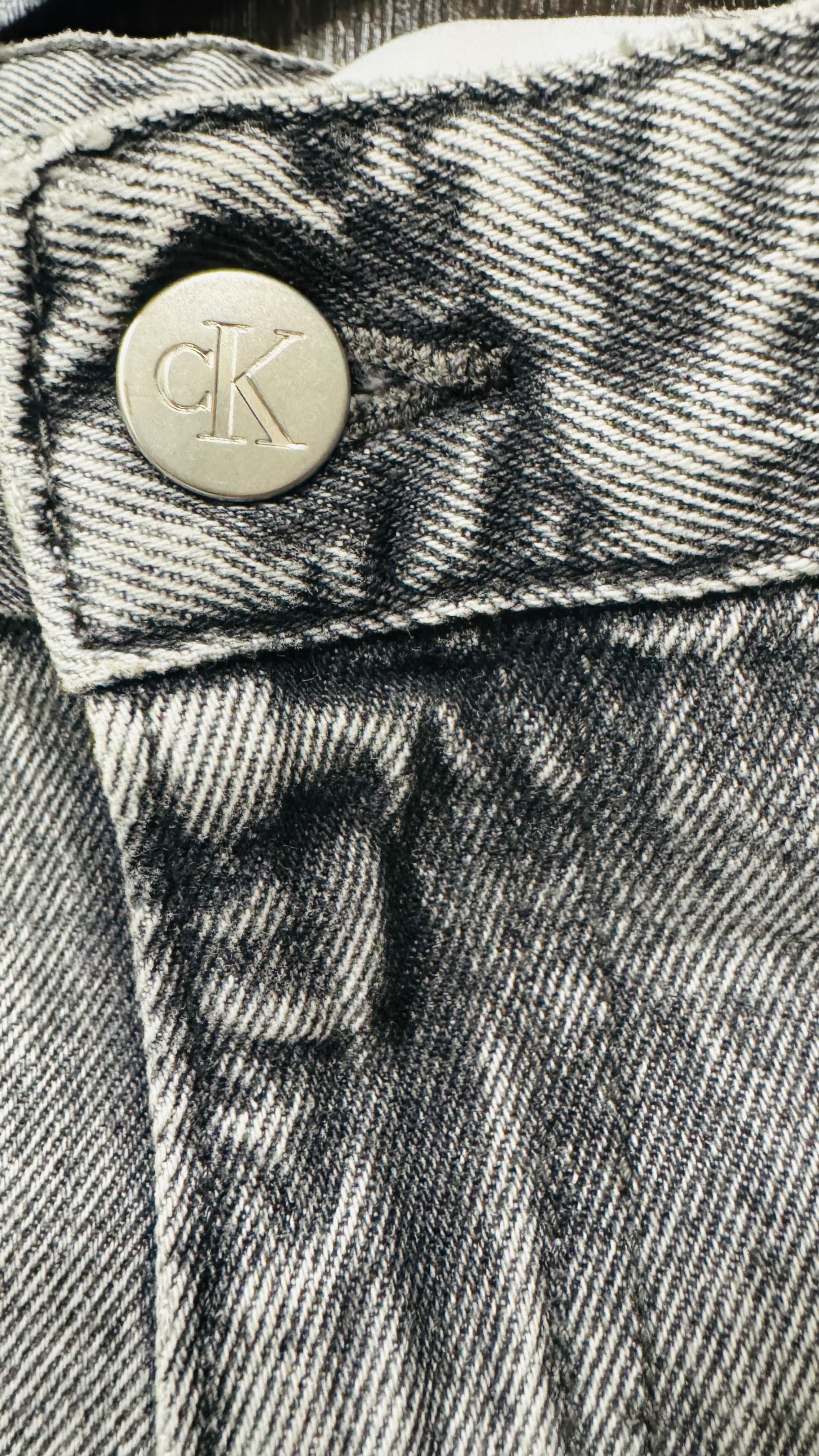 Calvin Klein mom jeans нови и оригинални