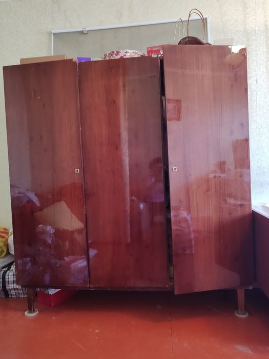 Шифоньер полированный