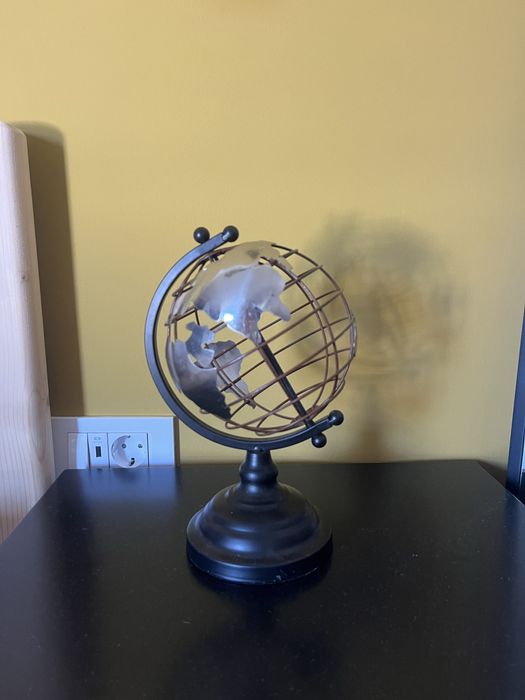 Glob pamantesc decorativ