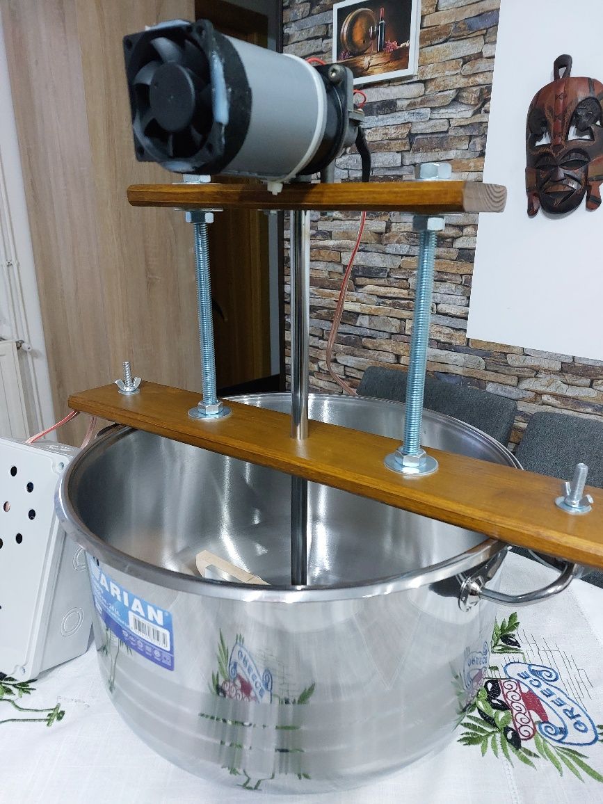 Amestecator automat cu oala de inox pentru gemuri ,zacusca,  ketchup