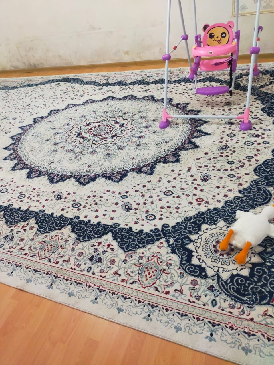 Кілем сатылады жағдайы жақсы