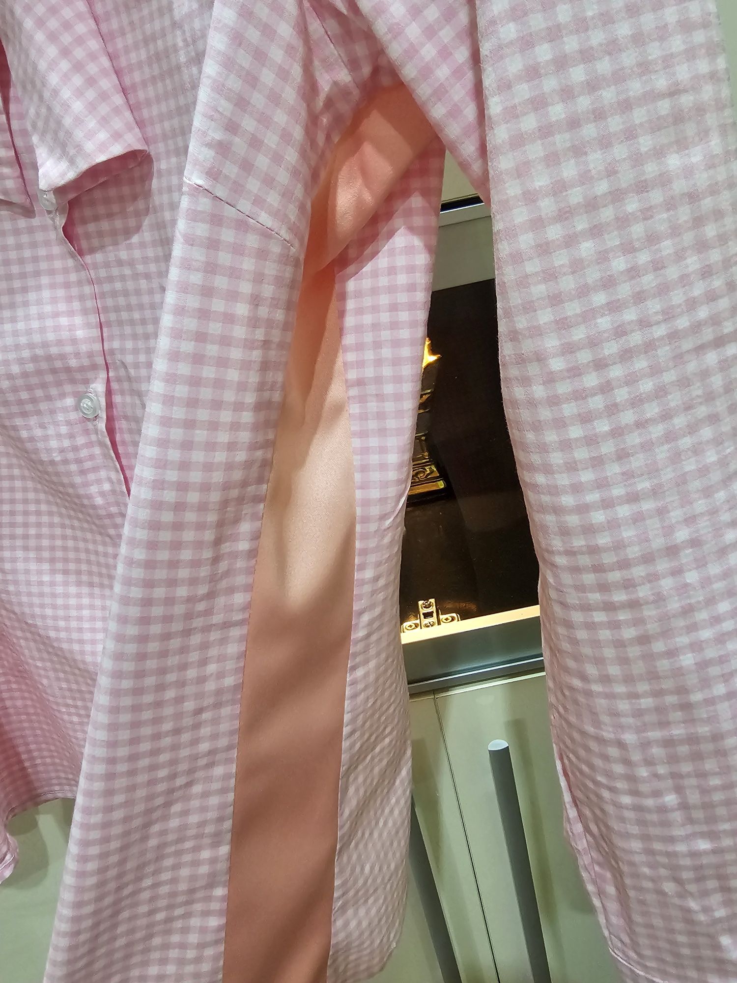 Bluza alba Urma si camasa roz cu funda