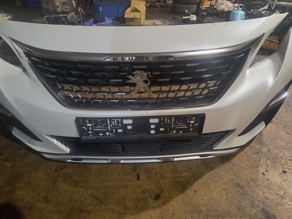 Peugeot 3008 предна броня кт
