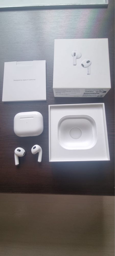 Casti Airpods 3.