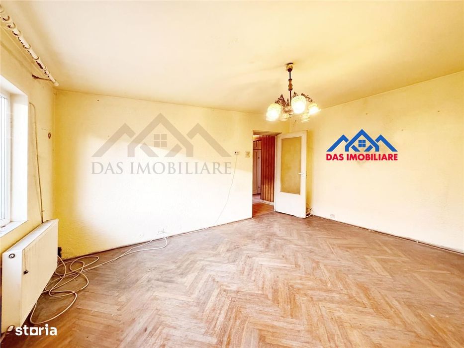 Apartament 3 camere decomandat, etaj 1, str. G. Cosbuc