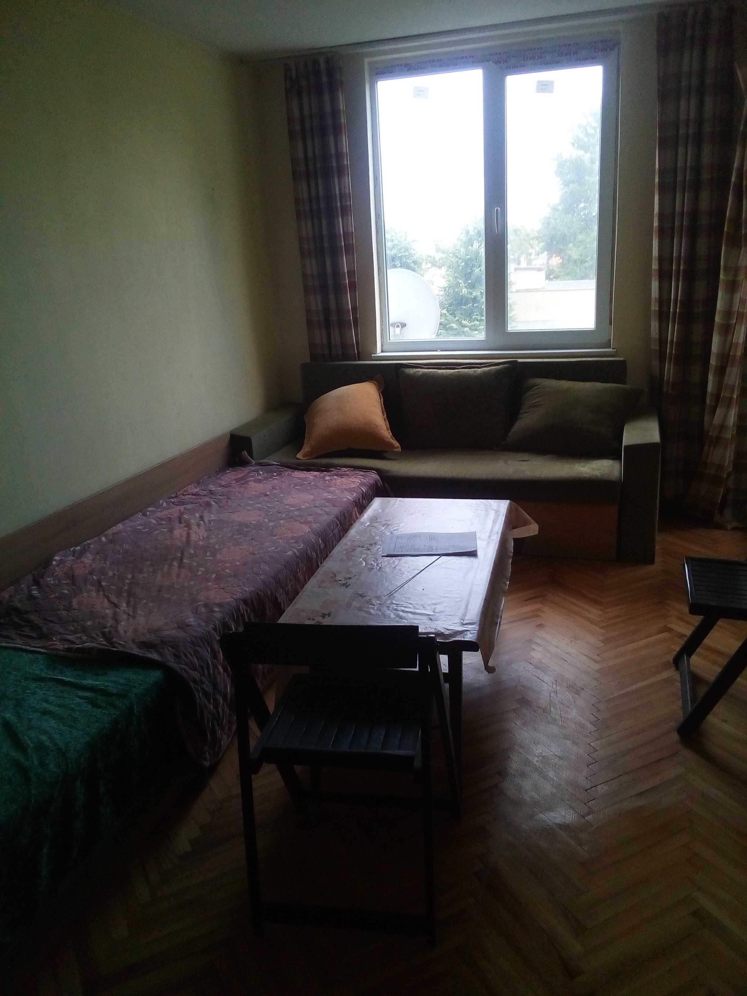 Давам под наем гарсонера на ул.Роза  36 А Варна