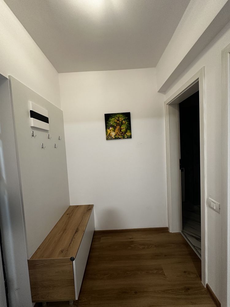 Inchiriez apartament