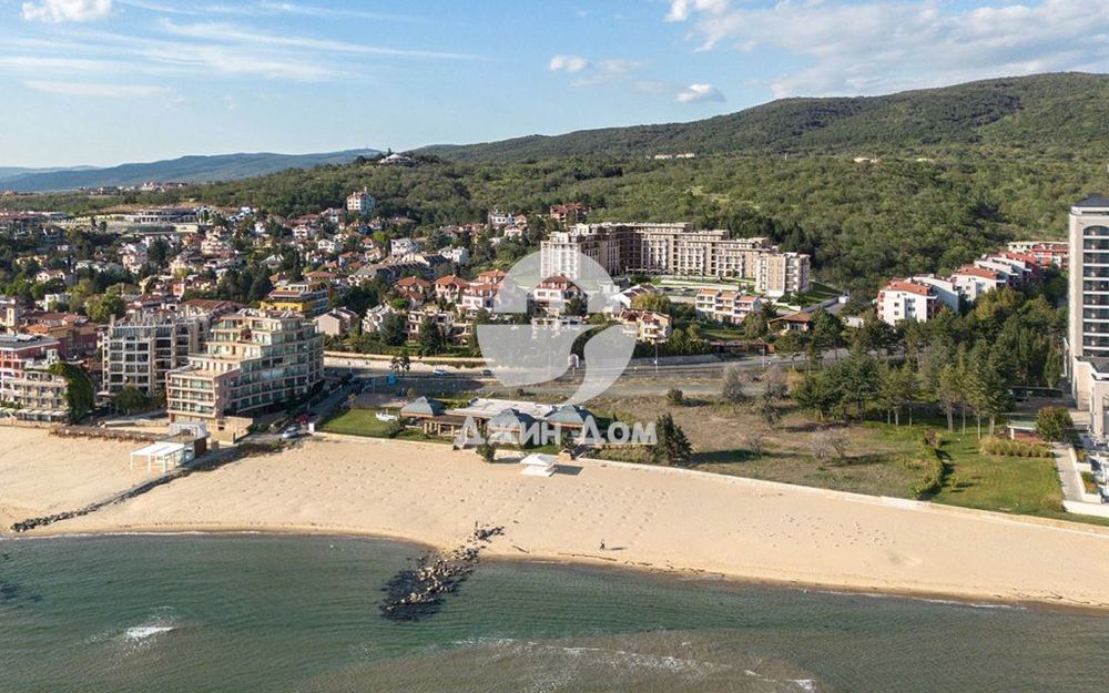 Продава се Двустаен апартамент в к.к. Слънчев бряг - 68 кв.м за 1920 €/кв.м - Снимка #3