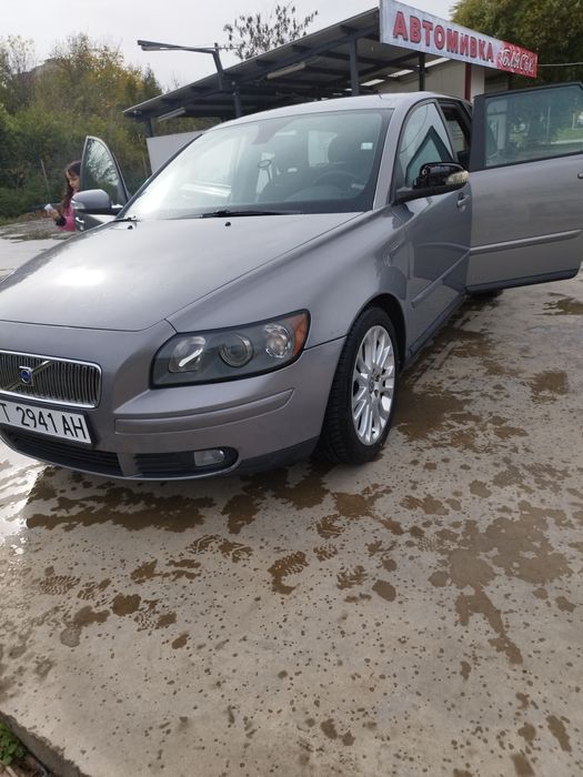 Продавам volvo v50