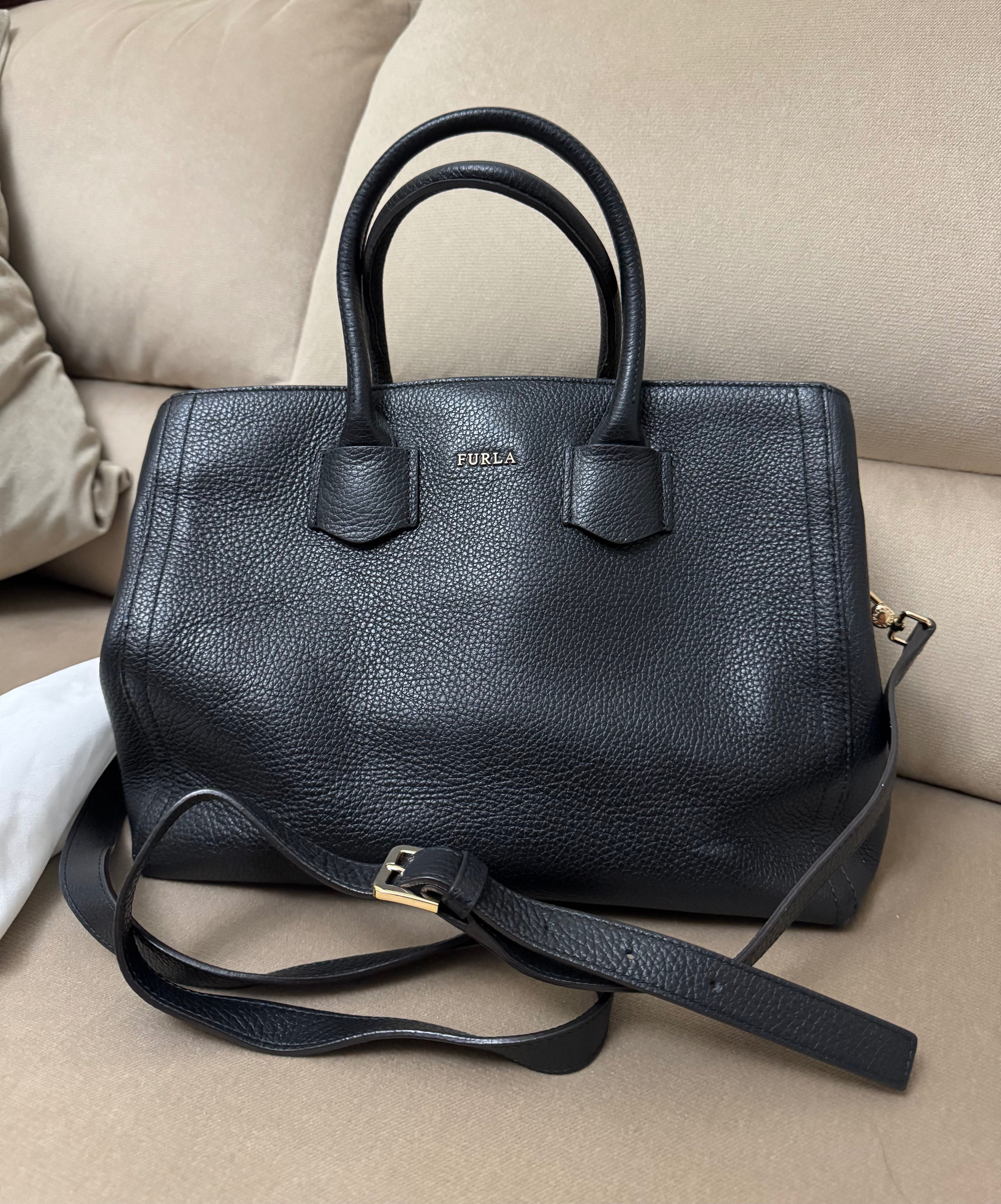 Кожена черна чанта Furla