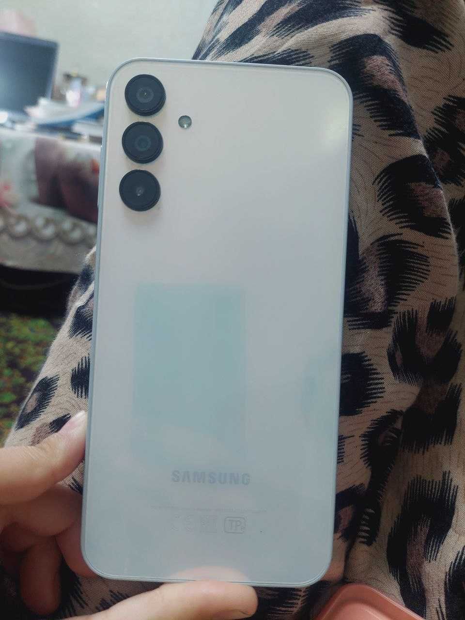 Samsung A15 белый