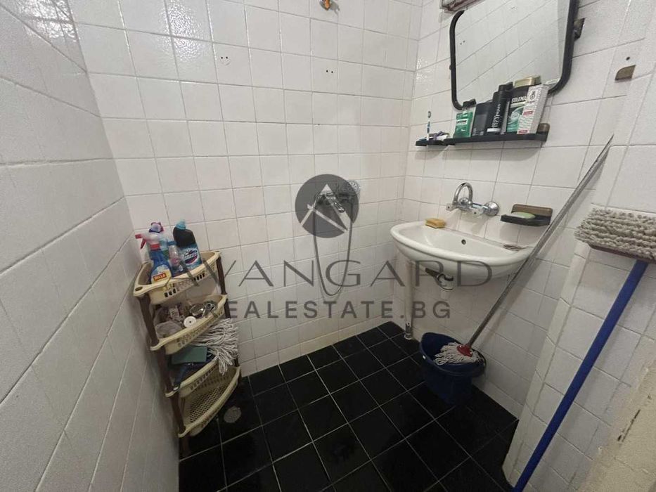 Продава се Двустаен апартамент в Пловдив, Христо Смирненски - 61 кв.м за 2007 €/кв.м - Снимка #5