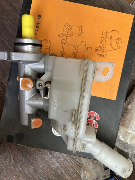 Продается главный тормозной цилиндр Ниссан тиида в рабочем состоянии