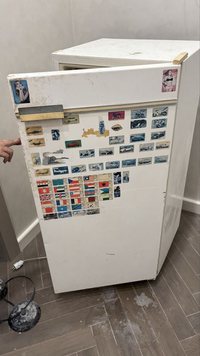 Тоңазытқыш сатылады (продается холодильник)