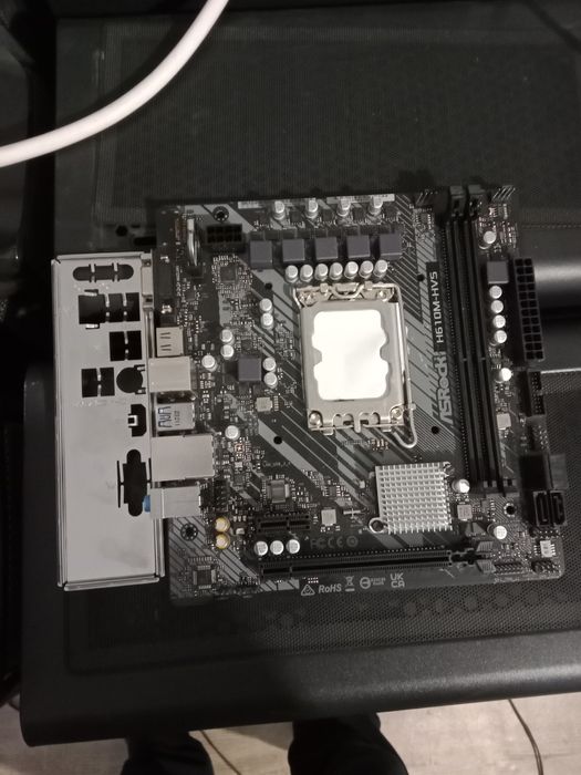 Продам материнские платы h610 asrock