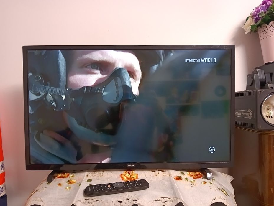 Televizor Philips 80 cm cu telecomandă HD
