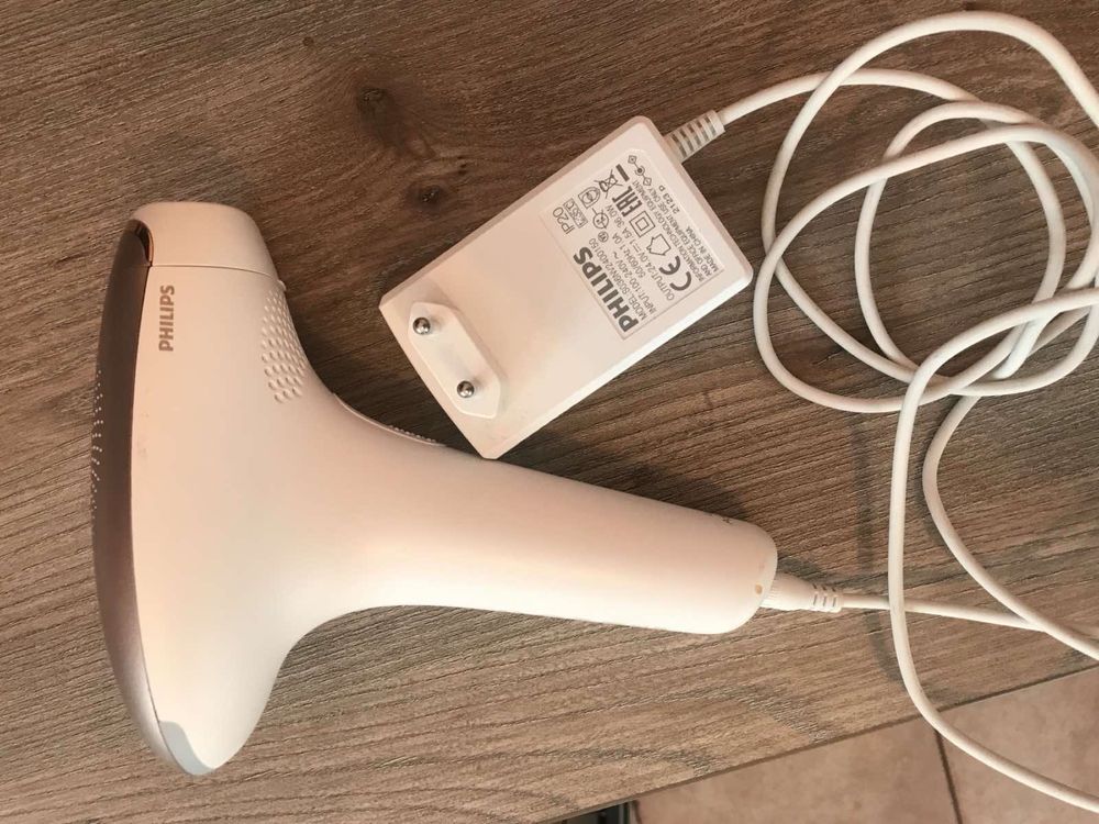 Фотоепилатор Philips Lumea IPL 7000 SC1997/00