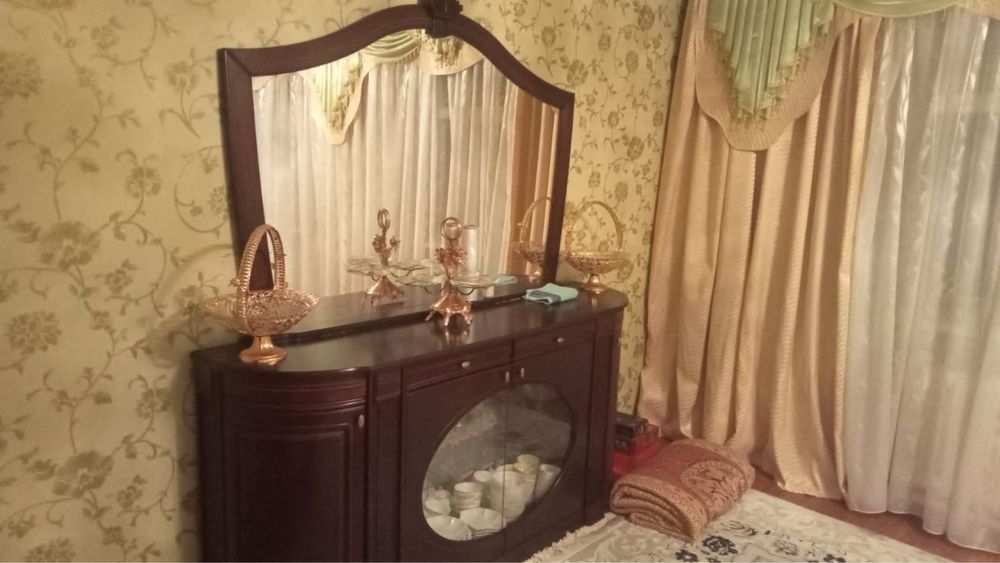 Қонақ бөлмеге комод