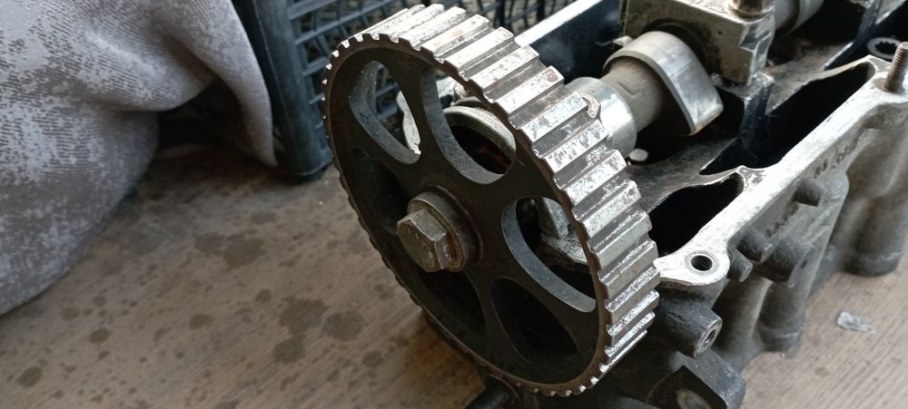 Запчасти от ваз Ауди коллектор выхлопной Распредвал от VW..