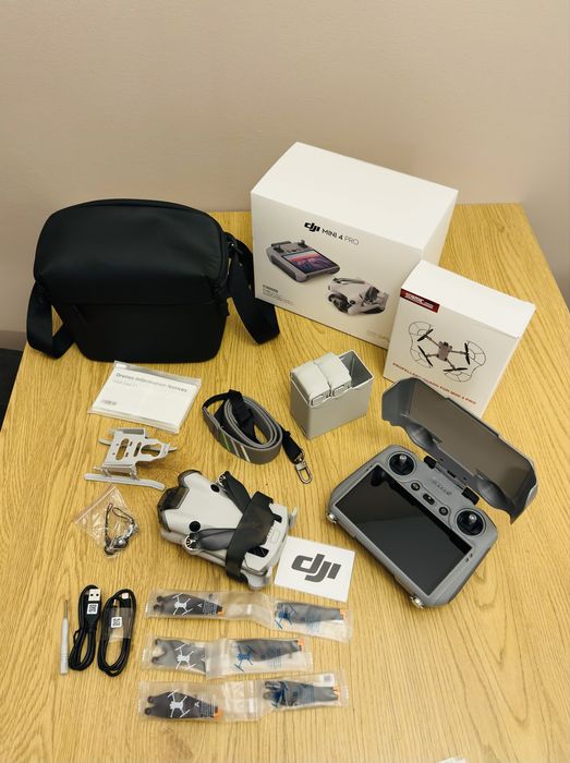 DJI Mini 4 Pro Fly More Combo + RC 2 | 3 батерии | Като нов | Бургас