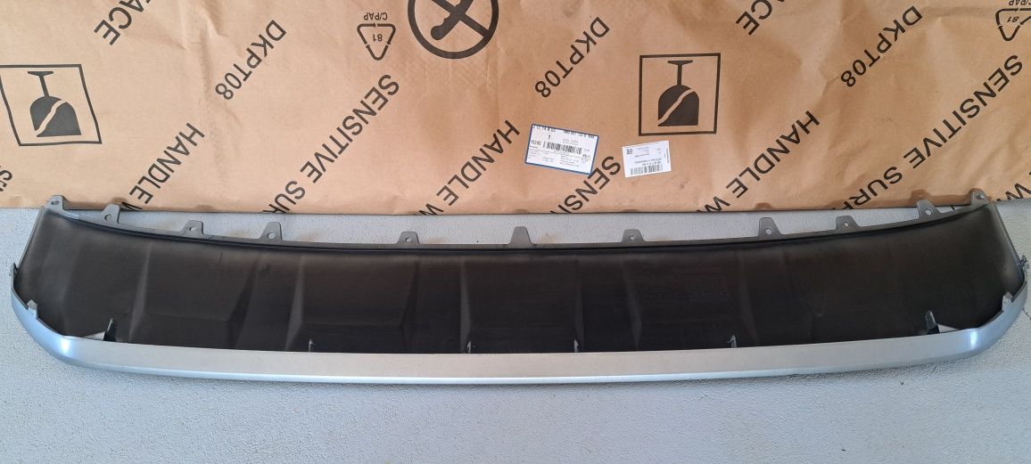 Vând accesorii spalier fata Audi Q7 , 4MO