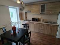 Închiriez apartament în Tîrgoviste cu trei camere !