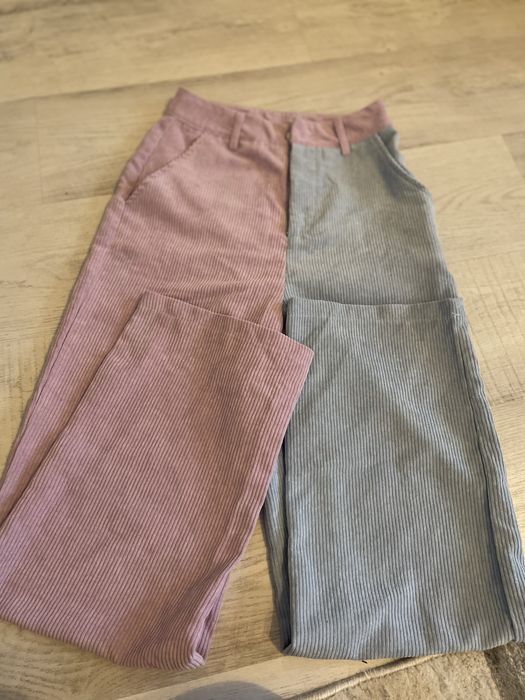 Pantaloni de tip raiat