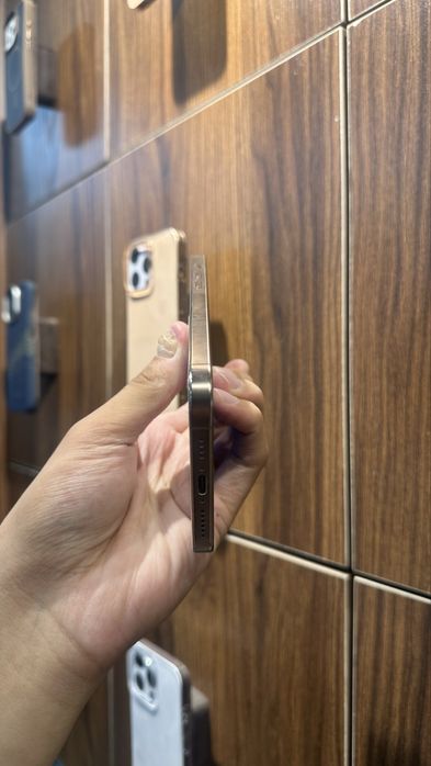 iphone 16 pro max LL/A256gb 90% Naxt va Nasiya savdo