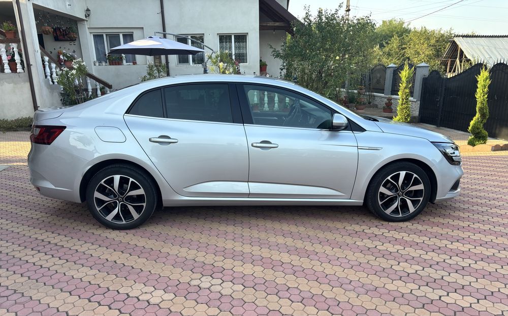 Renault Megane 4 Sedan Intens TCe 140 CP – Automată – 2019