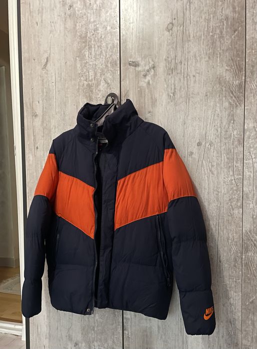 Две куртки nike, the north face. По отдельности