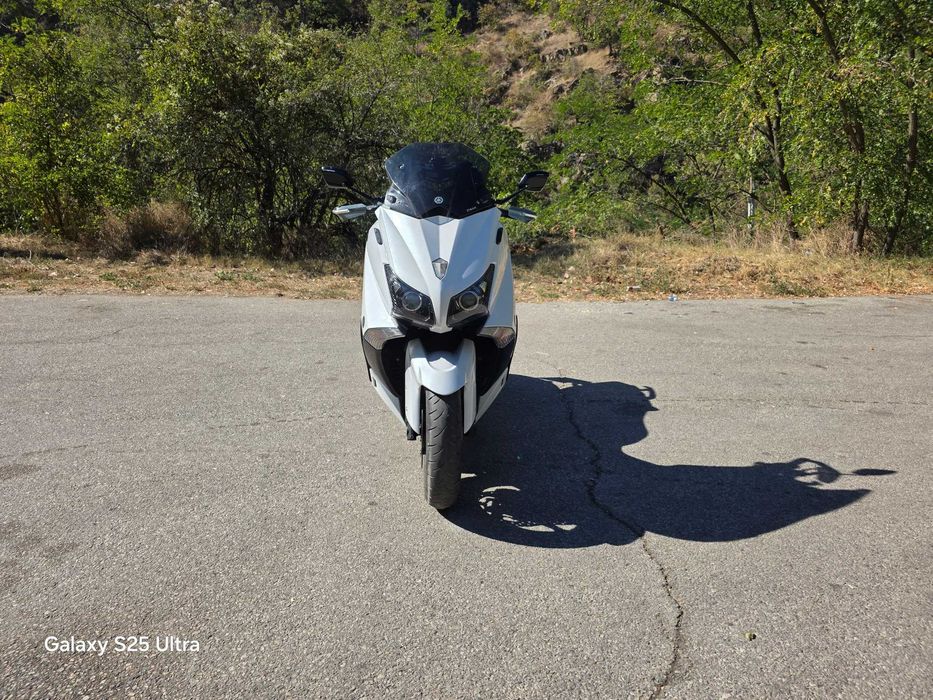 Yamaha T-max 530