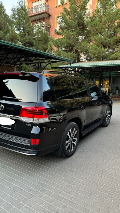 Toyota Land Cruiser 200 4.6