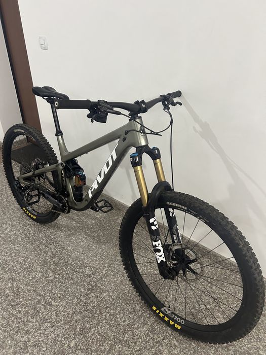 Bicicleta Pivot Firebird Carbon 29” 2024 1x12 SRAM GX AXS