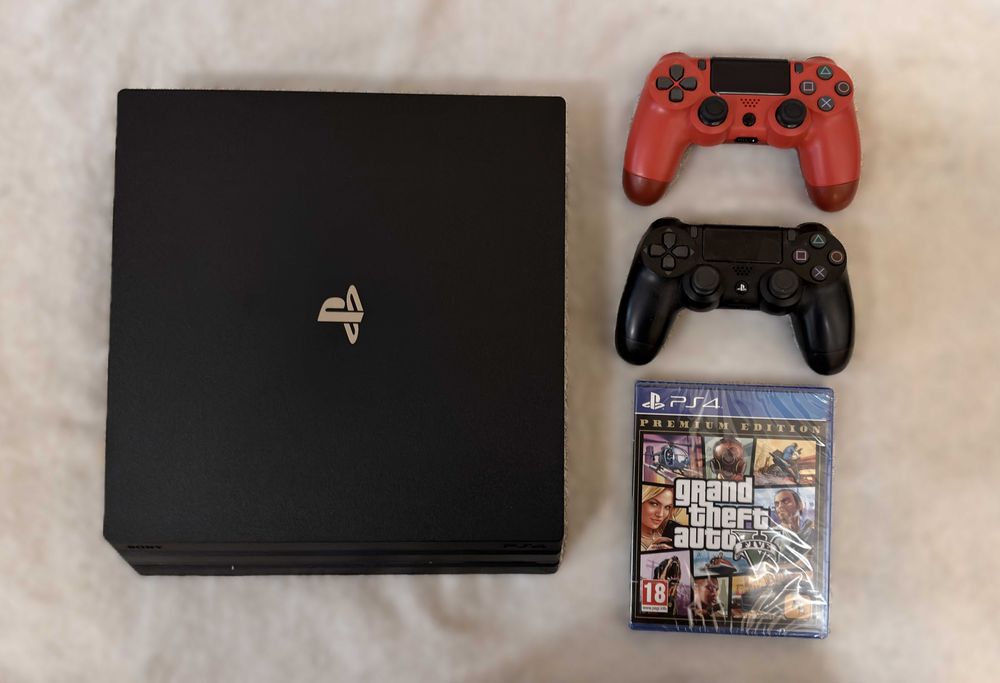 PS4 Pro, Playstation 4 Pro + два джойстика + нова GTA V