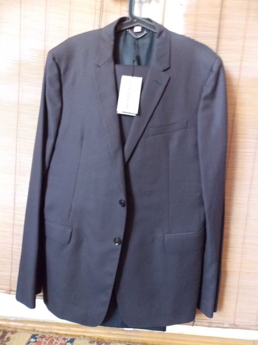 Costum barbatesc Burberry NOU marime 56R