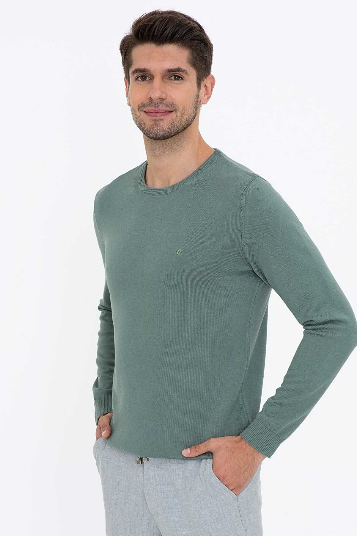 Продается Свитер Pierre Cardin. 
Цвет: ментоловый. Размер L (50)